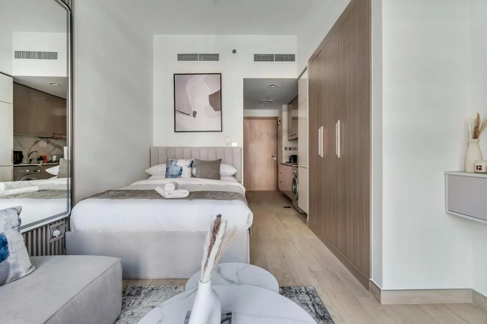 Guestready - Riviera Studio | Burj Khalifa View Dubai Apartment
